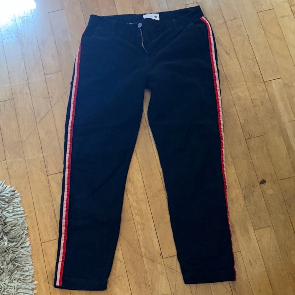 SUNDRY

Navy corduroy with pink and red stripe

Size 27

Super soft and comfy